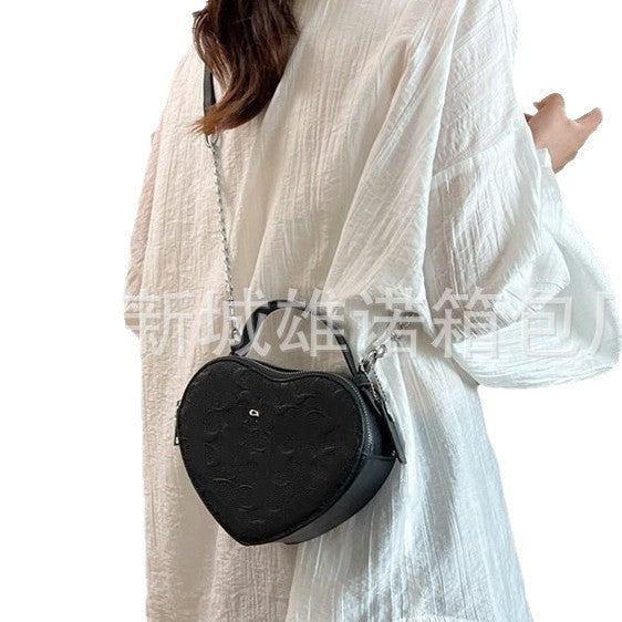 2025 New Urban Simple Style Women's Heart-Shaped Mobile Phone Bag Versatile One-Shoulder Diagonal Trendy Bag