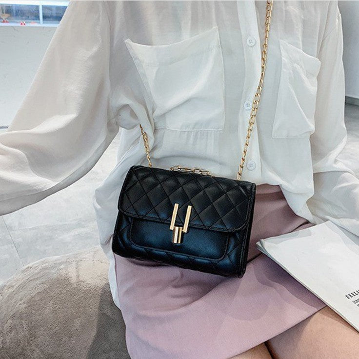 On The New Korean Version Of The Popular PU Small Square Bag Rhombus Embroidery Line Messenger Turn Lock Small Bag Women&#039;s Bag Shoulder Fashion Chain Bag