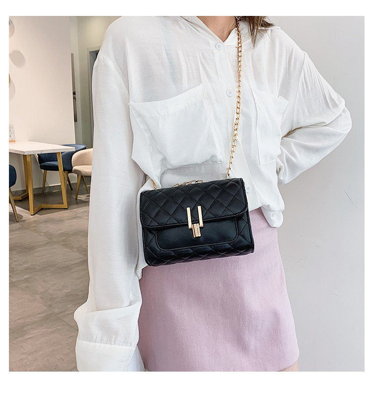On The New Korean Version Of The Popular PU Small Square Bag Rhombus Embroidery Line Messenger Turn Lock Small Bag Women&#039;s Bag Shoulder Fashion Chain Bag